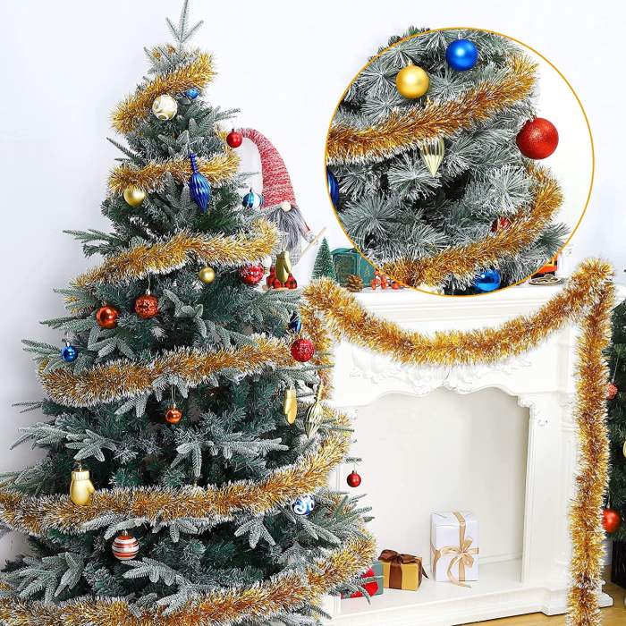 Traditional christmas tree decor