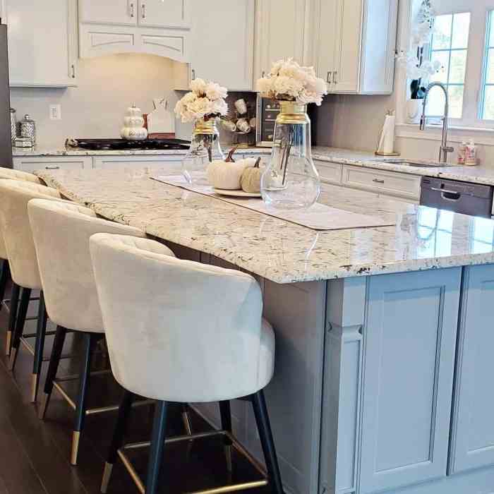 Farmhouse kitchen counter decor