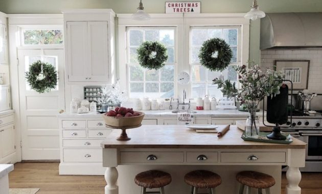 Simple Christmas Kitchen Decor Festive & Functional