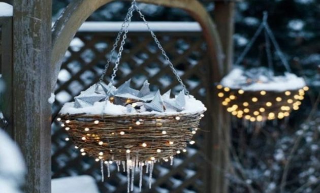 Christmas Decor DIY Outdoor Festive Fun